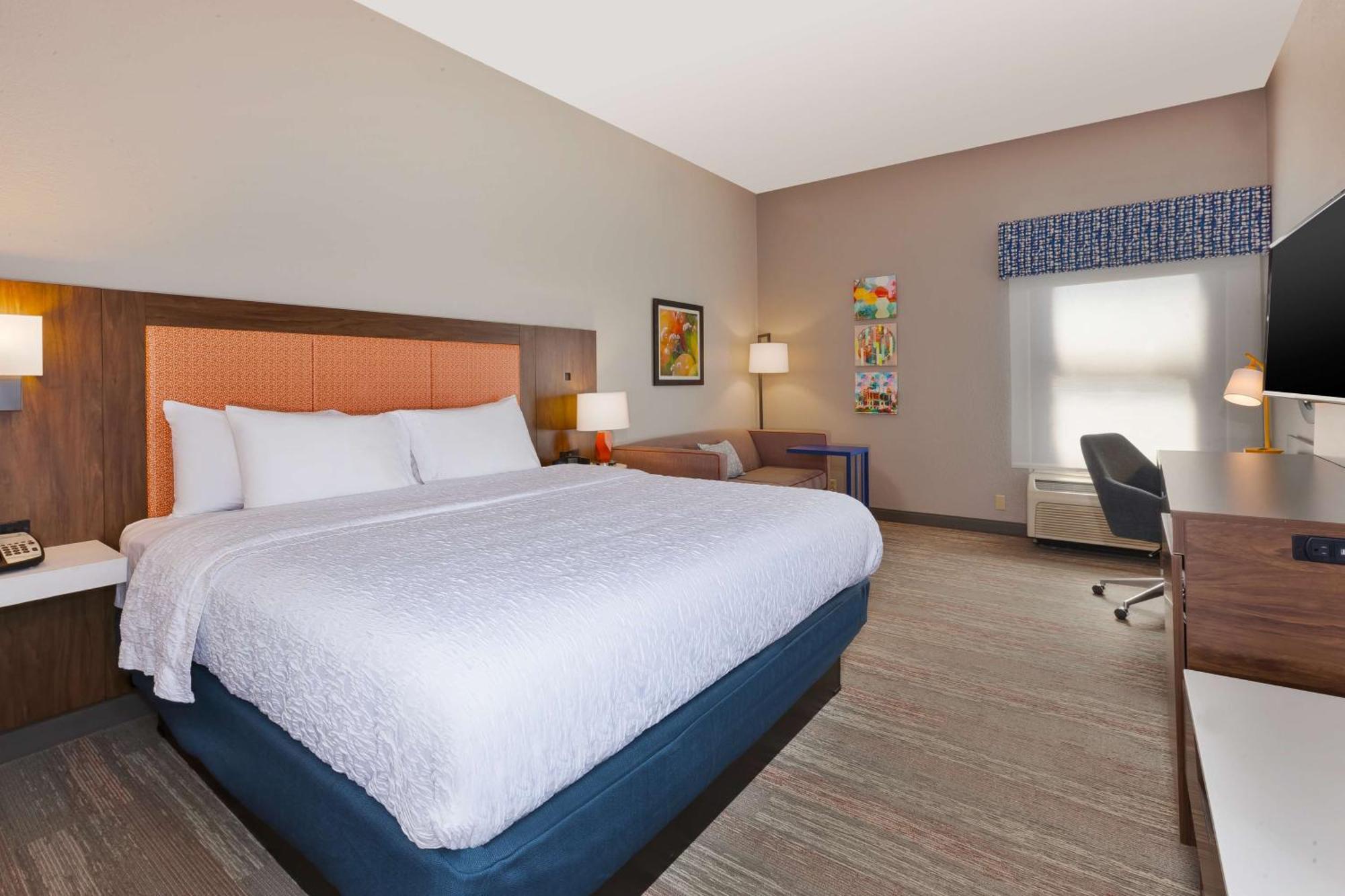 Hampton Hotel 3*