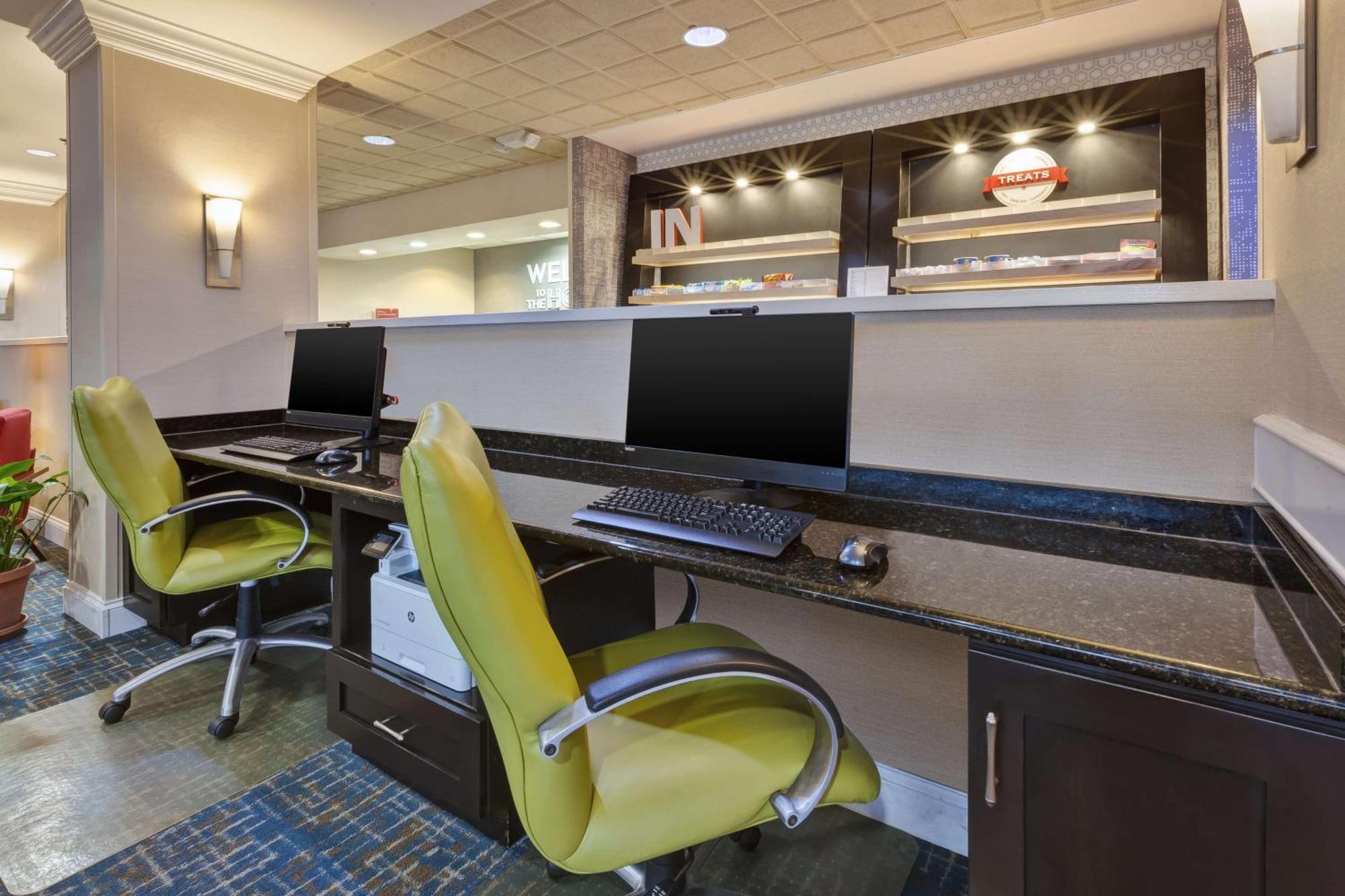 Hotel Hampton 3*