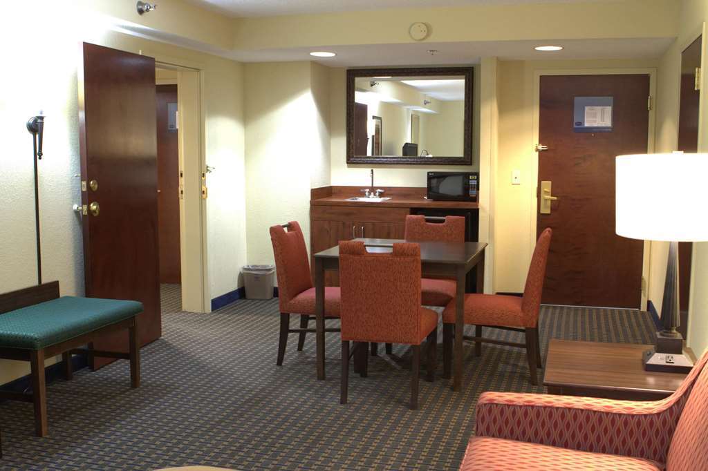 Hotel Hampton 3*